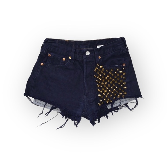 RP 4 LF ➢ Rihanna‘s Ragged Priest ➢ Levi's® Red Tab 501’s® ➢ Stud Cutoffs Shorts - Picture 9 of 16